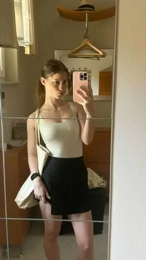 Nazlı - Ümraniye Escort