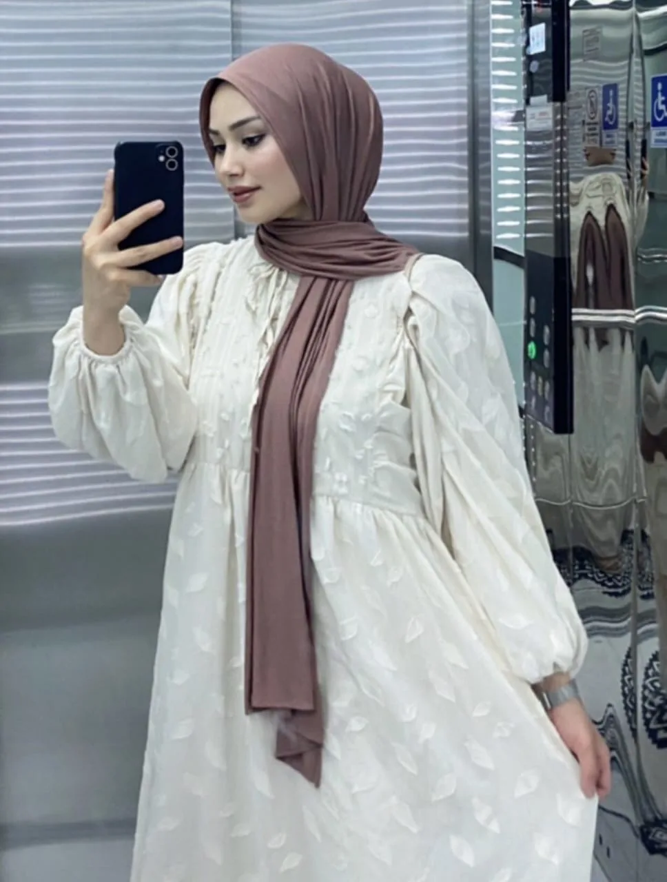 Gamze - Ümraniye Escort