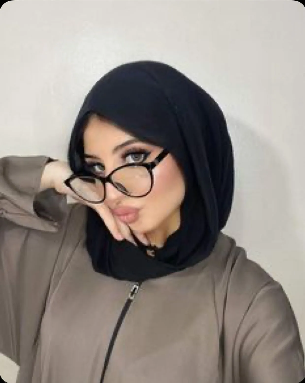 Acelya - Ümraniye Escort