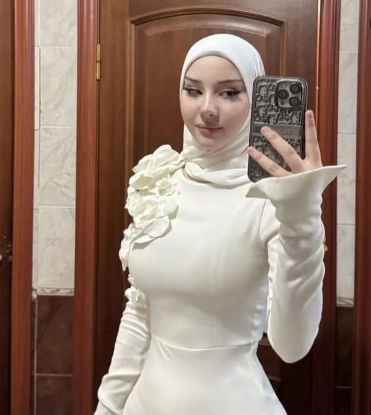 Defne - Ümraniye Escort