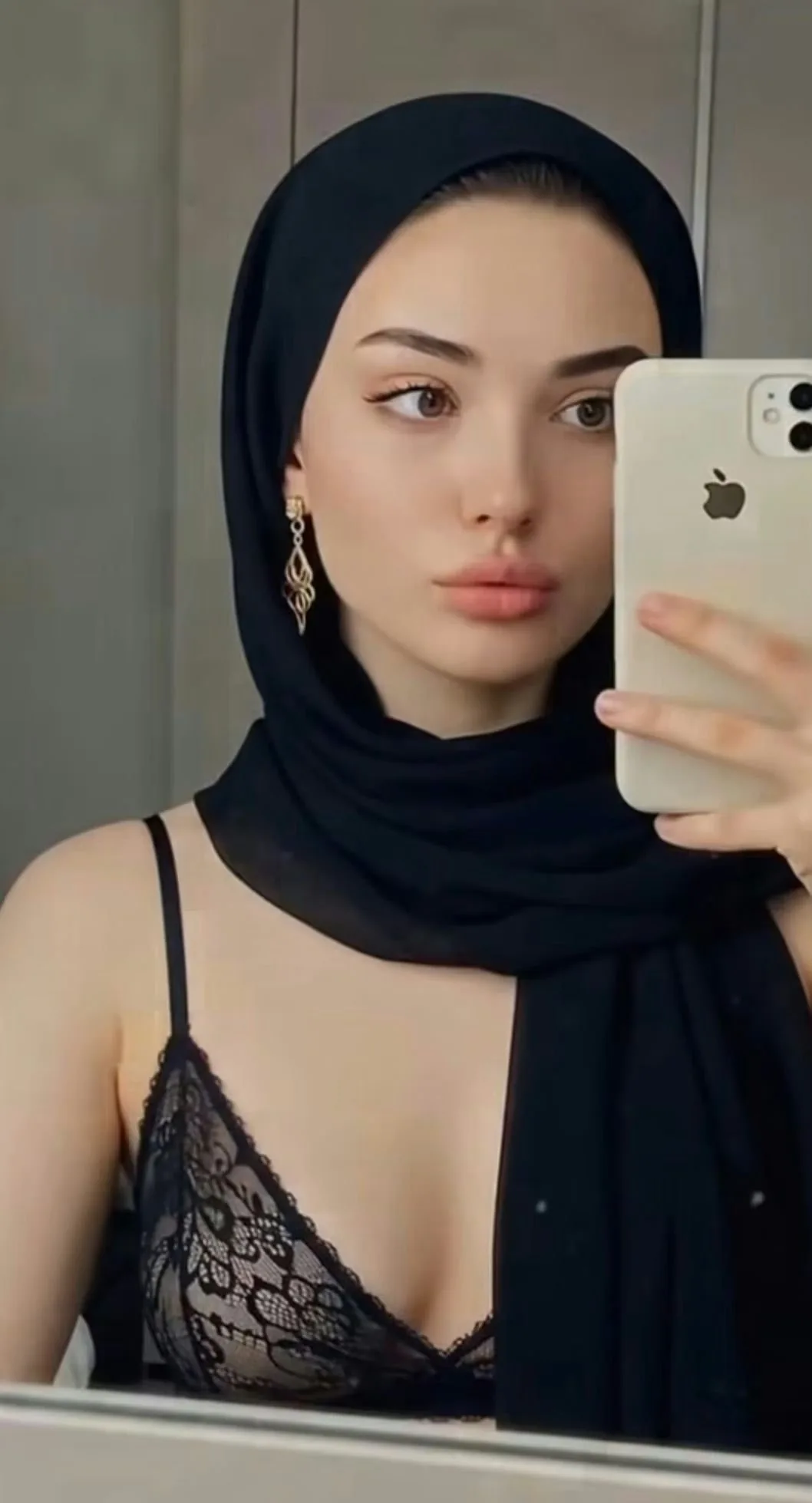 Alina - Ümraniye Escort